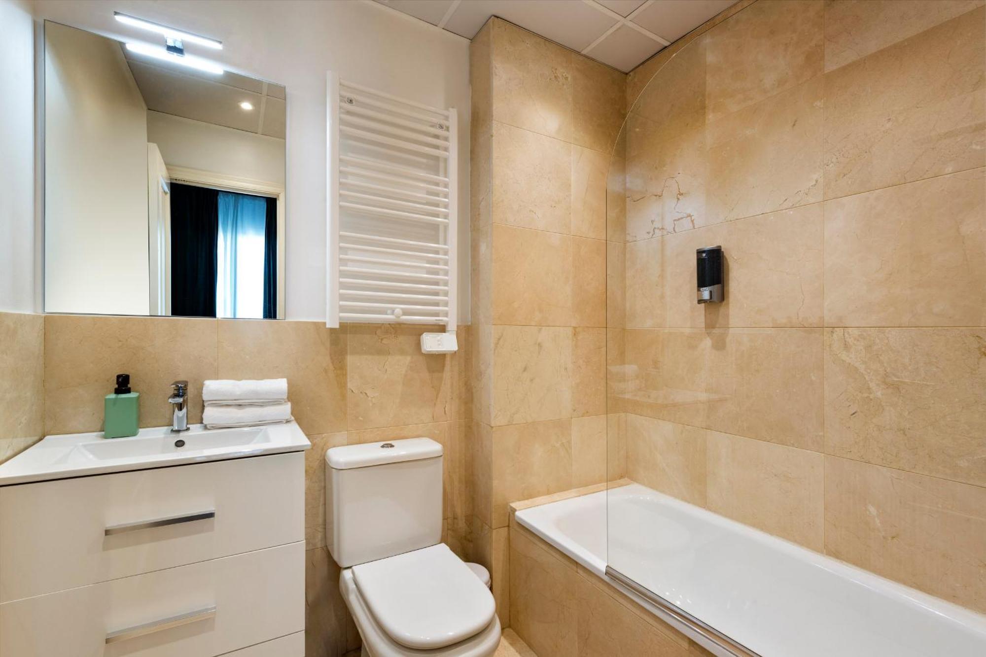 Appartement Misterhost Santiago Centrico Y Acogedor Con Piscina - Casco Historico à Séville Extérieur photo